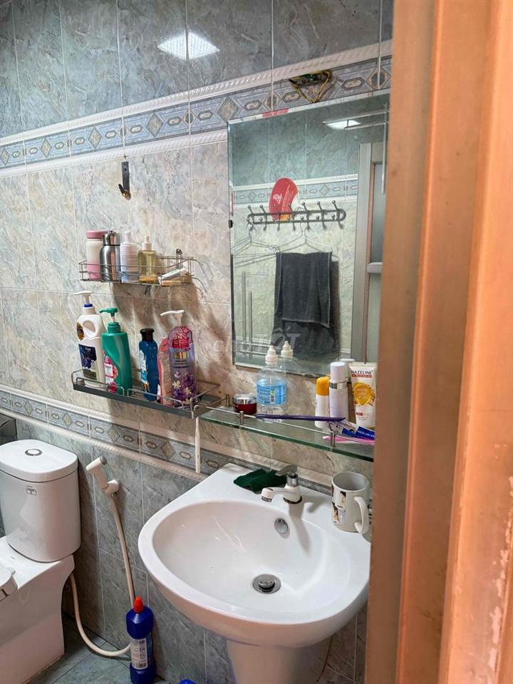 Cần cho nữ thuê 2 phòng tầng 2 gần chợ Tân Bình