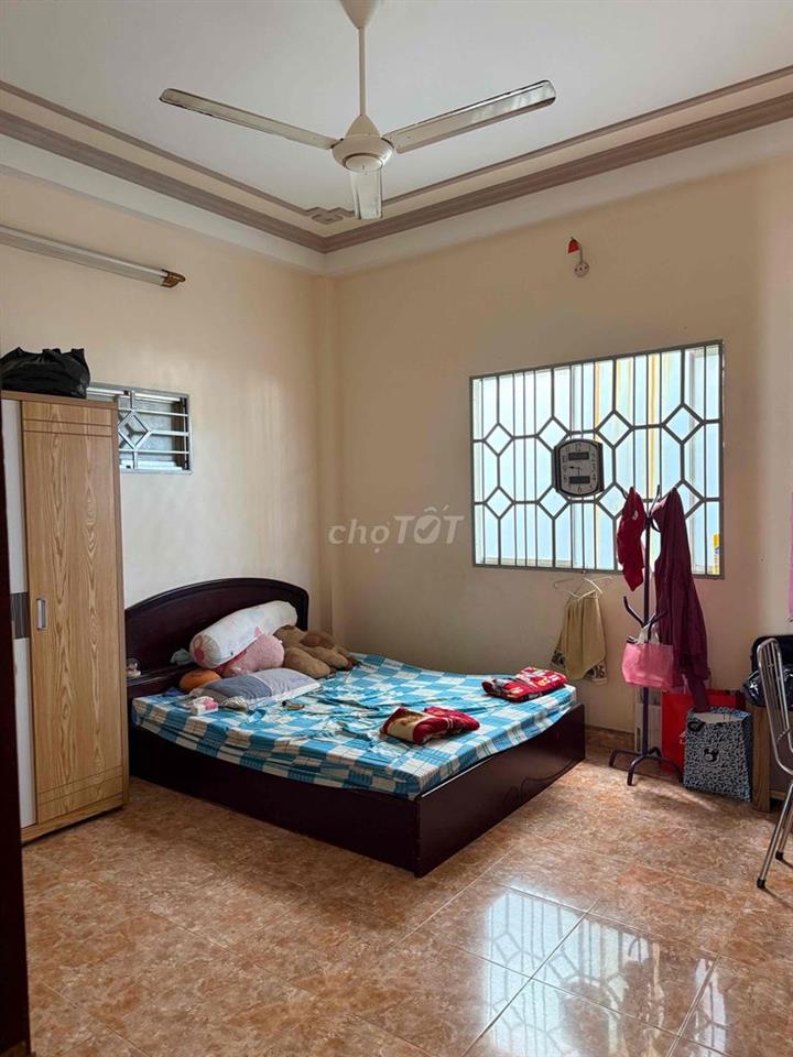 Cần cho nữ thuê 2 phòng tầng 2 gần chợ Tân Bình