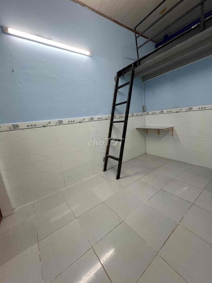 phòng trọ dưới  trệt Âu Cơ 18m2
