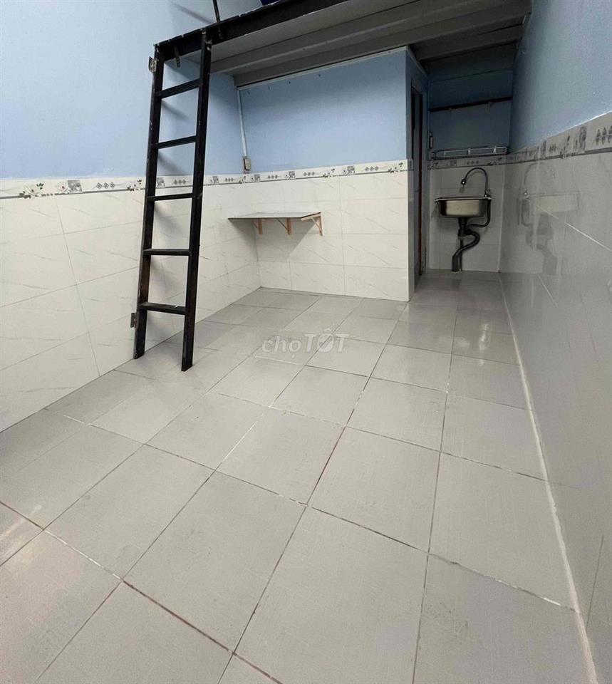 phòng trọ dưới  trệt Âu Cơ 18m2