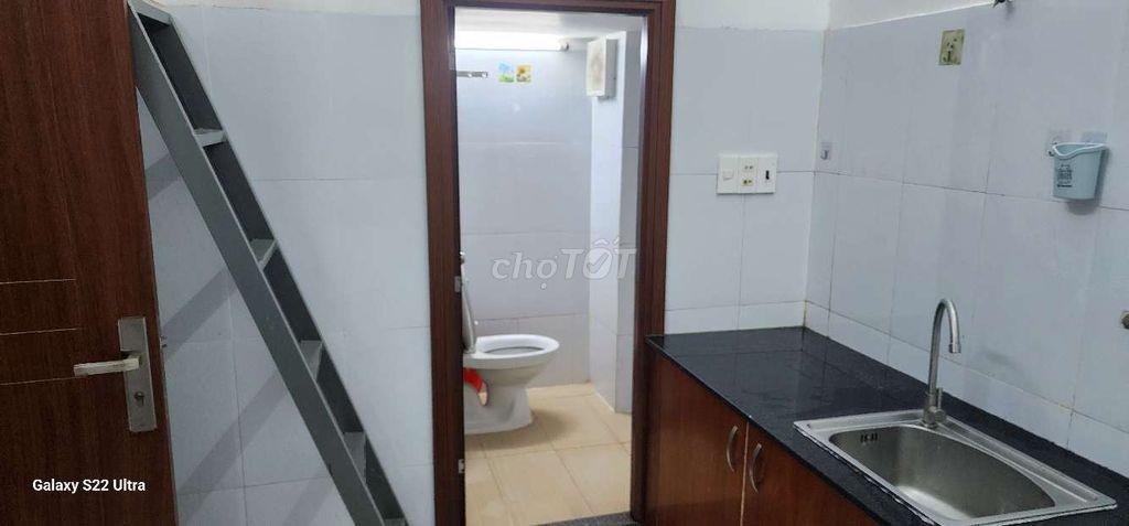 Phòng đẹp thang máy khóa vân tay