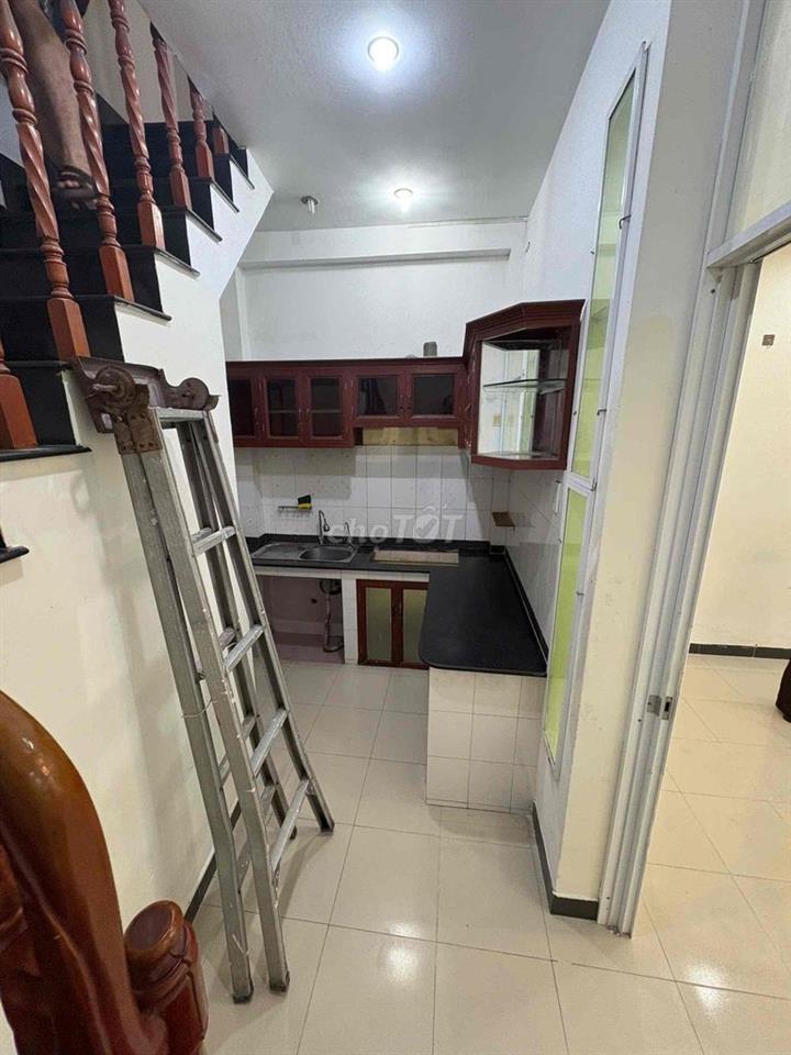 nhà riêng dư 1 phòng cần cho thuê