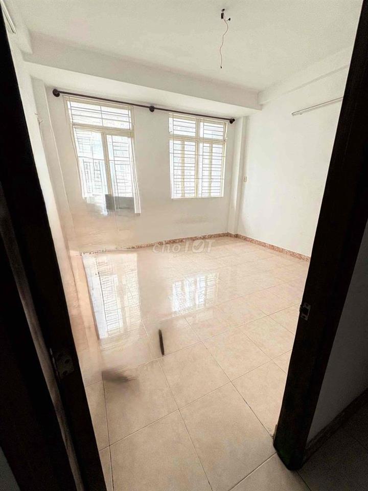 nhà riêng dư 1 phòng cần cho thuê