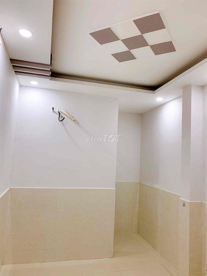 Mình có sẵn 1 phòng trống vòng xoay lăng cha cả hoàng văn thụ, chỉ dàn