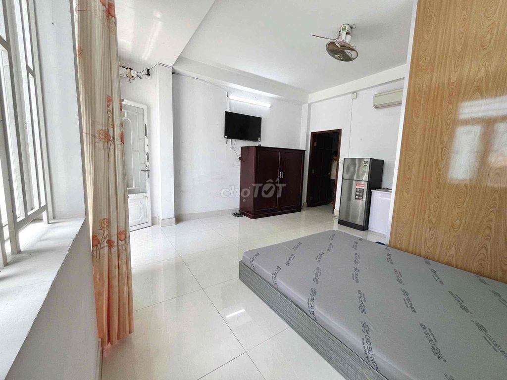 CHO THUÊ PHÒNG SIÊU RỘNG VÀ CÓ BANCOL SÁT LÝ THƯỜNG KIỆT
