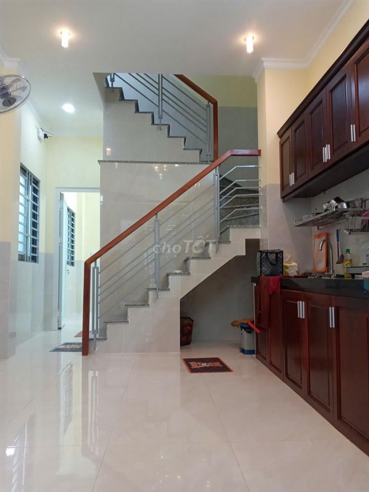 Phòng máy lạnh Lạc Long Quân mới xây