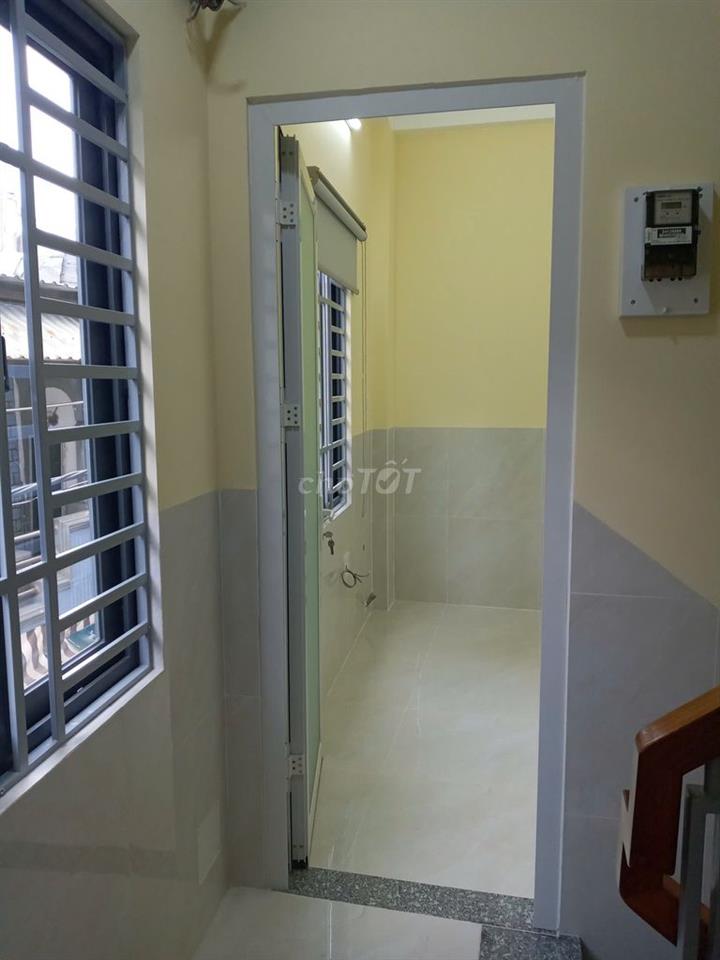 Phòng máy lạnh Lạc Long Quân mới xây