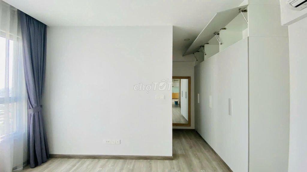 Căn hộ Palm Heights 80M 2pn 2wc hướng đong nam view hồ bơi
