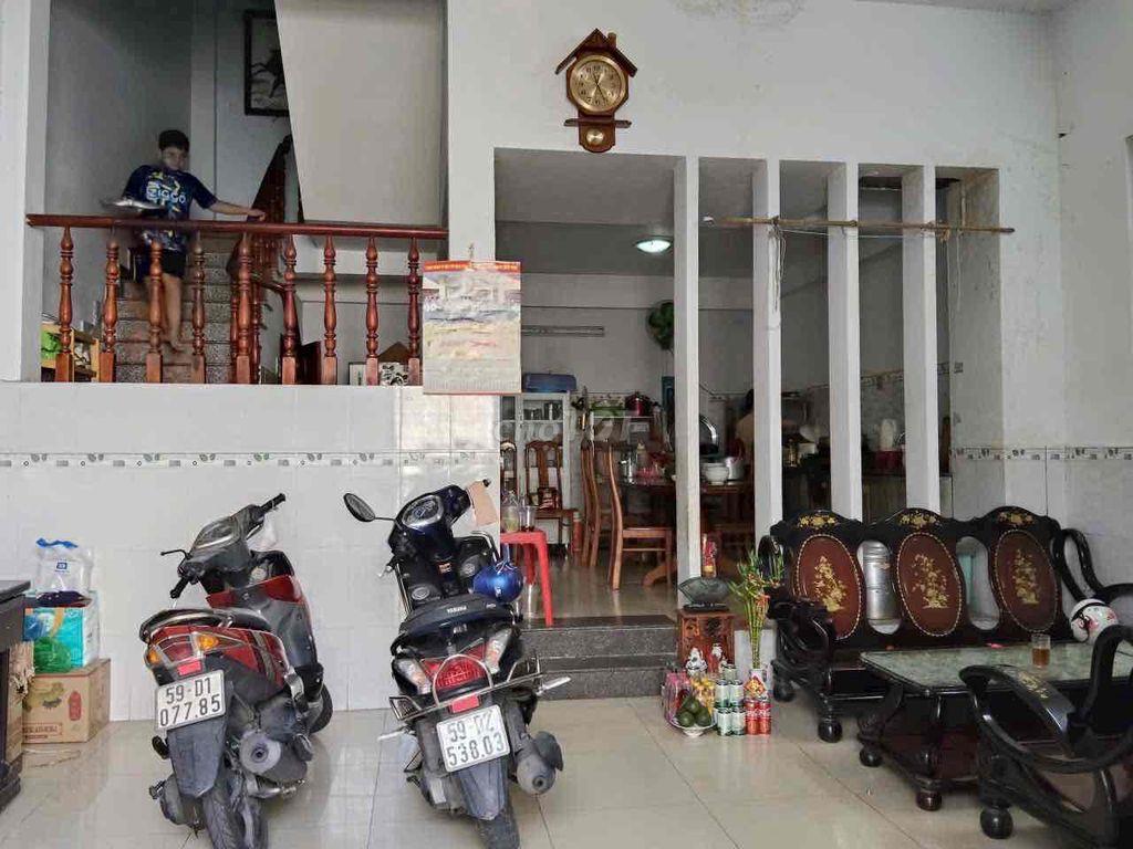 Chính chủ bán nha Lưu chí hiếu,dt:6x10,5m,3lầu,q.tan phú