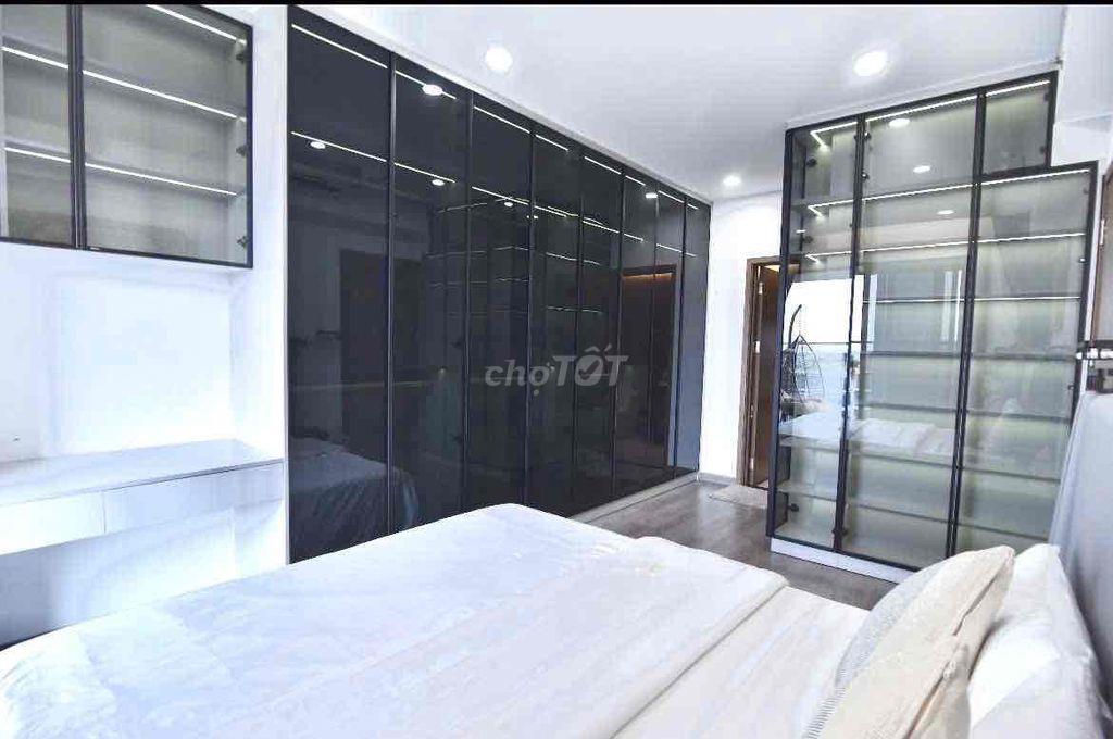 Cho thuê căn hộ 3PN Diamond Alnata Plus 117m2