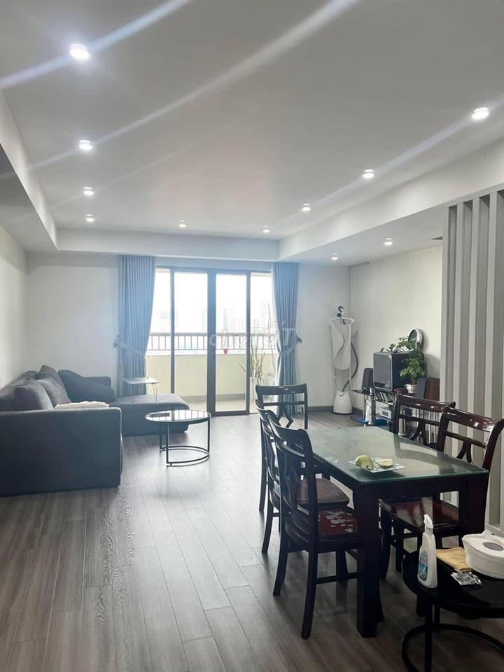 Cho thuê chung cư Oriental Plaza, Âu Cơ- 2PN, NTCB giá 11tr/th