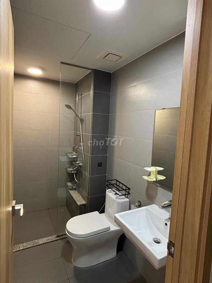 Cho thuê căn hộ Emerald : 3pn,2wc , 104m2, full nội thất , giá 18tr