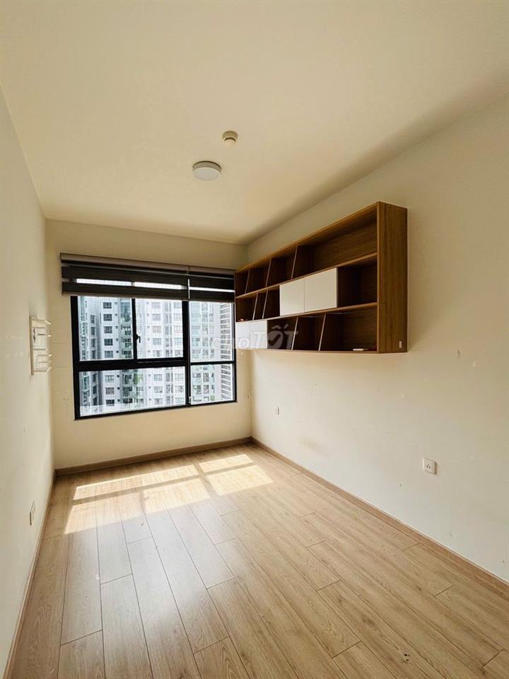 Cho thuê căn hộ Emerald : 3pn,2wc , 104m2, full nội thất , giá 18tr