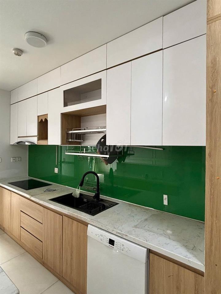 Cho thuê căn hộ Emerald : 3pn,2wc , 104m2, full nội thất , giá 18tr