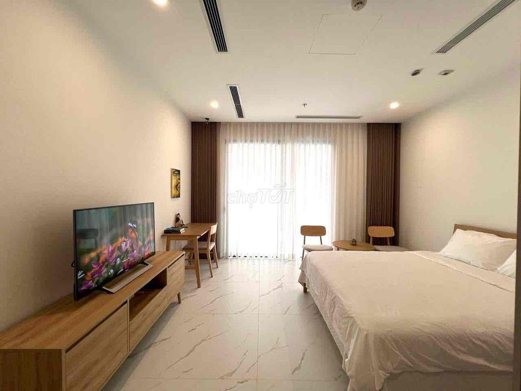 Phòng Ngủ Full Nội Thất – Ngay E.Town Cộng Hòa | Ban Công |