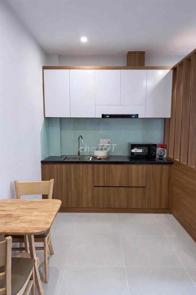 STUDIO BAN CÔNG THOÁNG NGAY MŨI TÀU TRƯỜNG CHINH