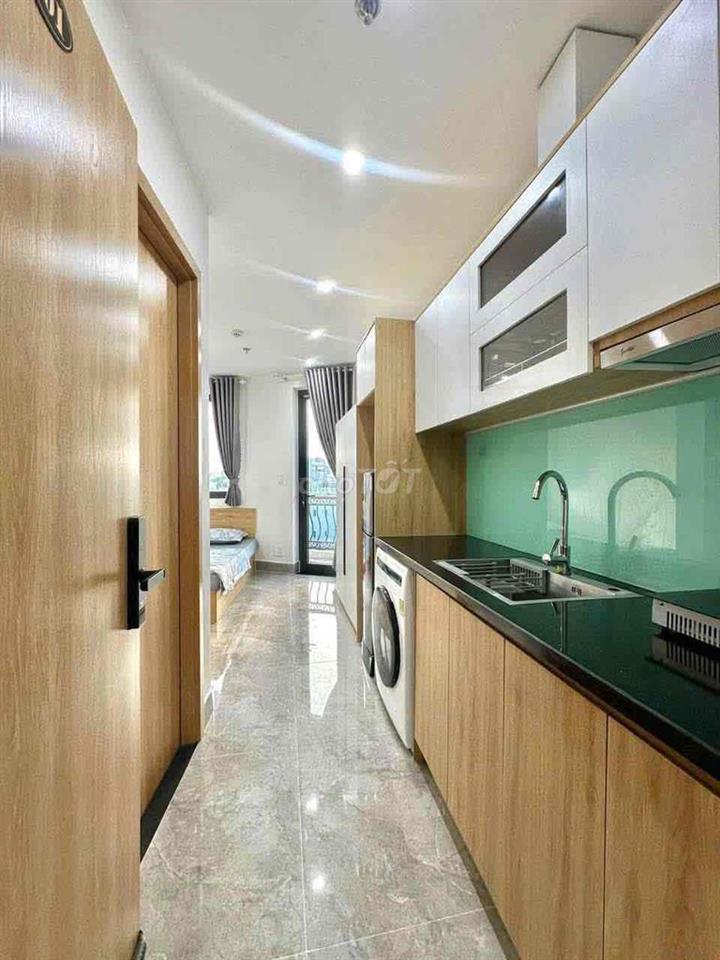 STUDIO BAN CÔNG THOÁNG NGAY MŨI TÀU TRƯỜNG CHINH