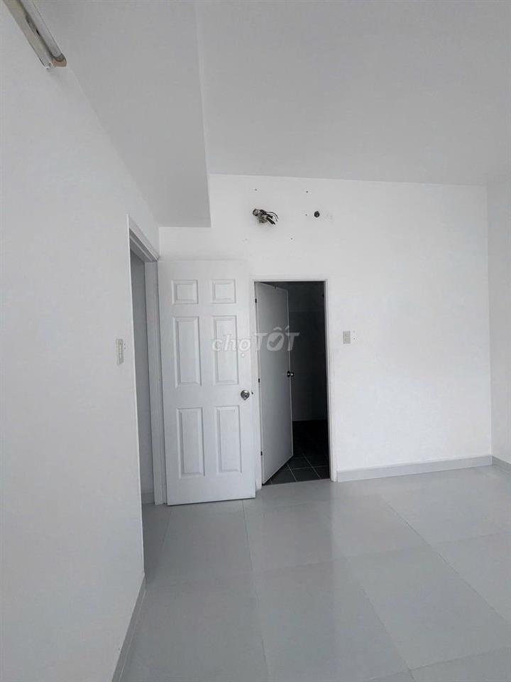 Chung cư Carillon2, 2PN Nội thất cơ bản,cho thuê 9,5tr/th có ban công.