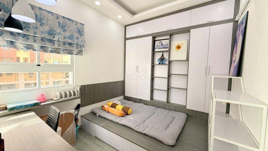 Chung cư Saigontower, Thoại Ngọc HẦu, TP: 3p ngủ, full NT, 90m2, 9,5tr