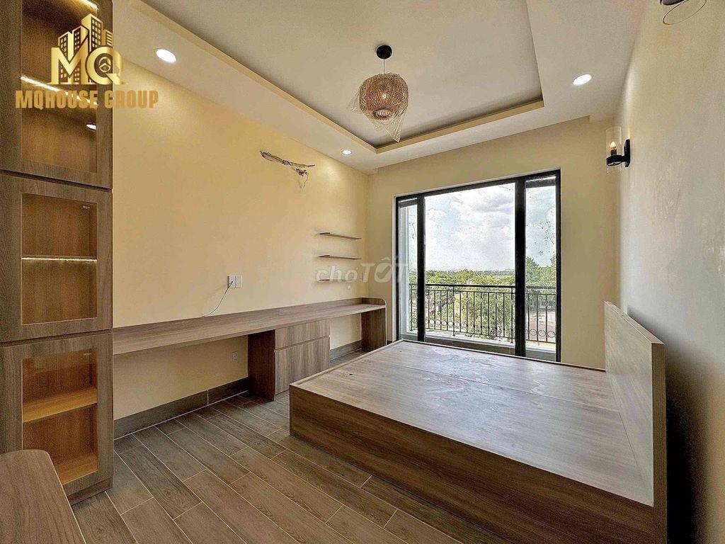 Penthouse cao cấp ngay sát nhà để xe ga T3