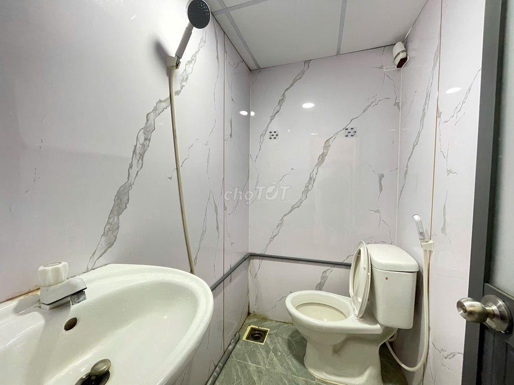 Ban công ngay trung tâm Tân Phú chưa tới 4tr