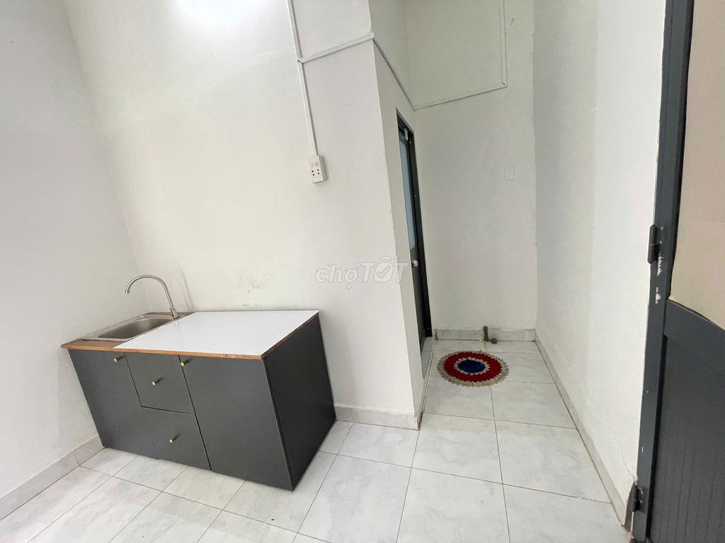 Ban công ngay trung tâm Tân Phú chưa tới 4tr