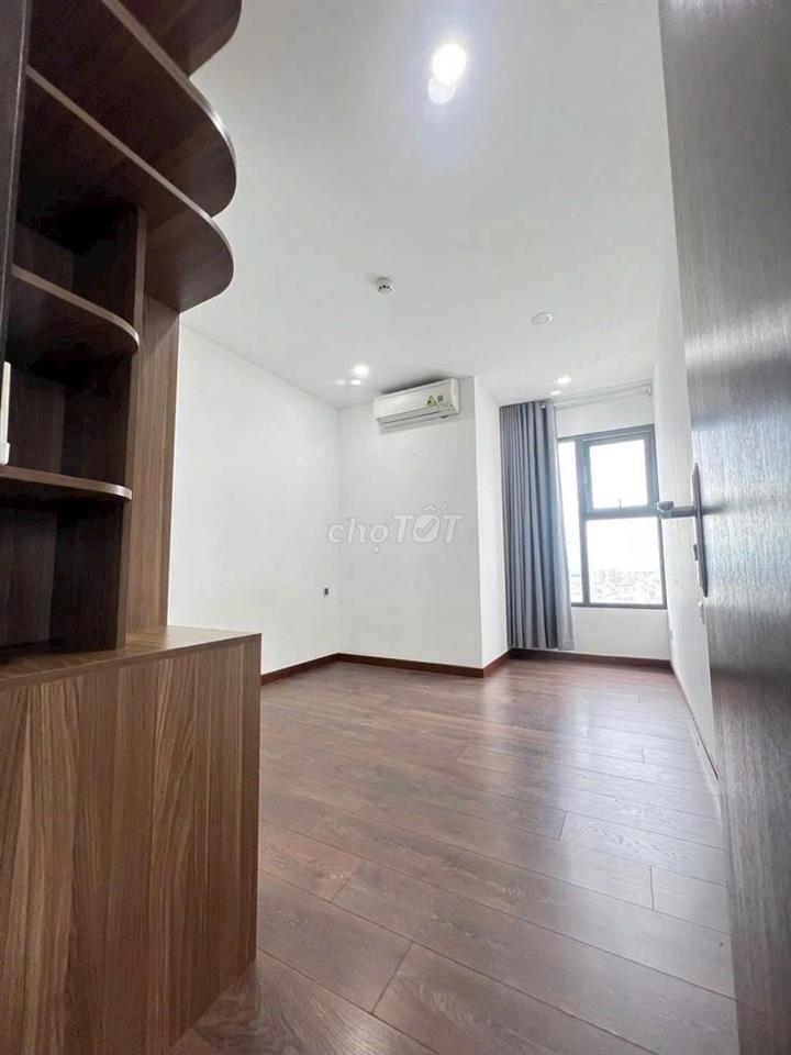 Cho thuê C/c Resgreen Tower 93m2, Đ.Thoại Ngọc Hầu 3PN giá 15tr/th