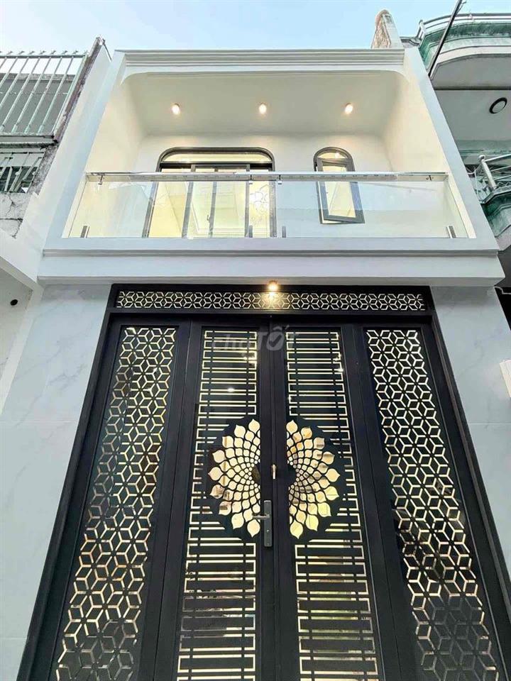 Khuôn Việt cách Đầm sen 300 m 2 tầng 40m2
