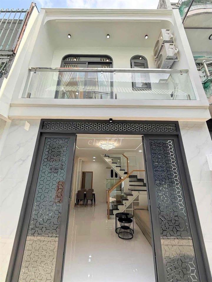 Khuôn Việt cách Đầm sen 300 m 2 tầng 40m2
