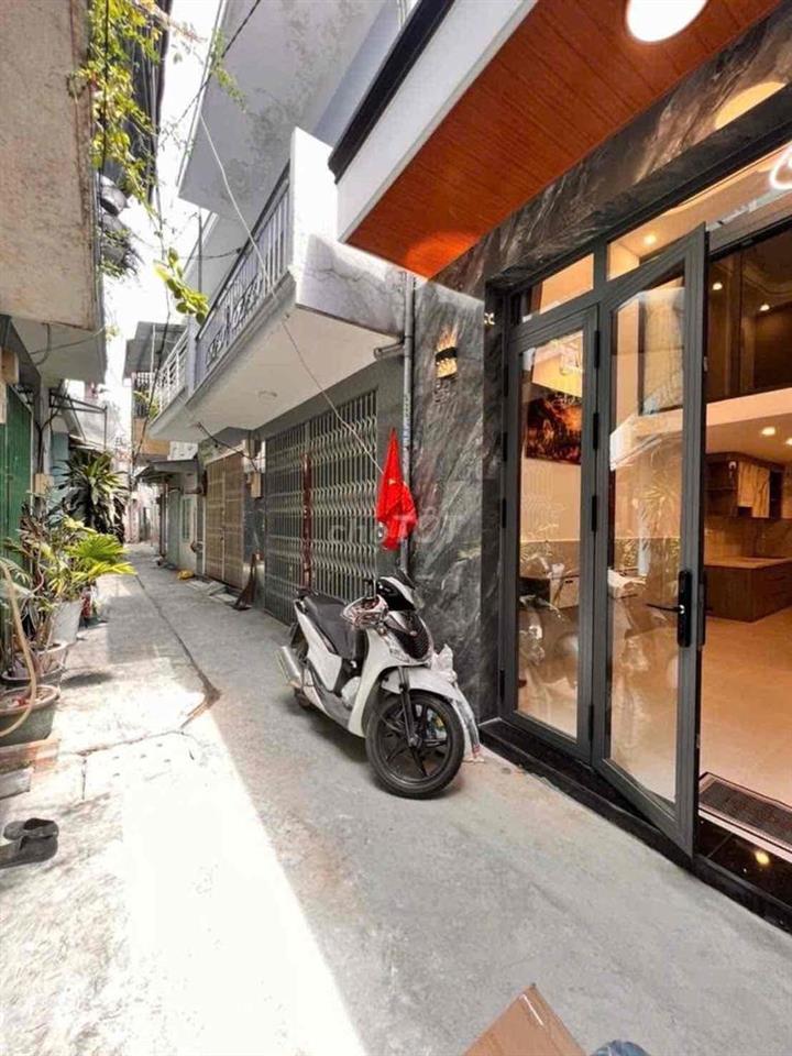 phu thọ Hòa 2 tầng 33 mét vuông