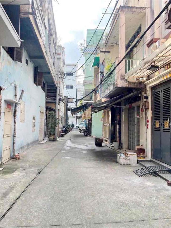 nha ban