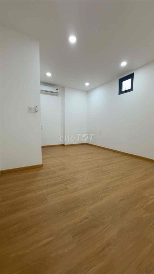 bán nhà 3 tầng |4Pn| Shr| hẻm xe hơi, gần Đầm Sen DT:60 |5 Đ
