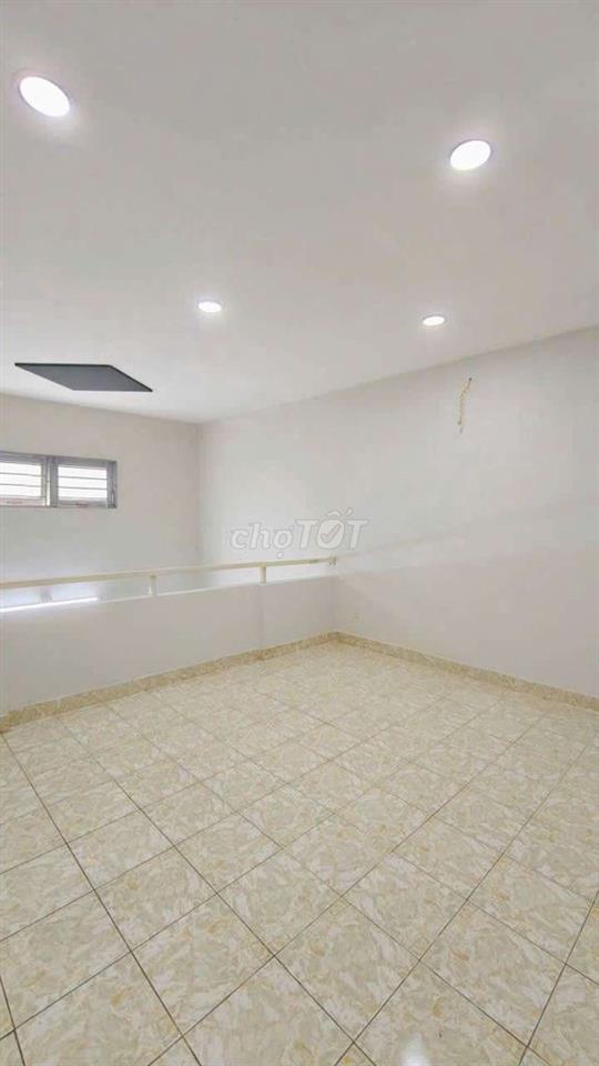 Nhà hơn 4 tê hàng hiếm P Tân Sơn Nhì 