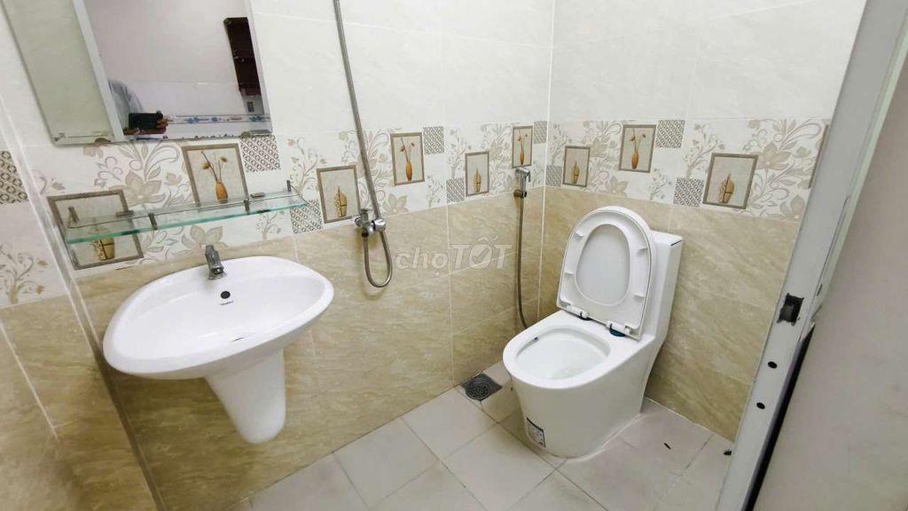 Nhà hơn 4 tê hàng hiếm P Tân Sơn Nhì 
