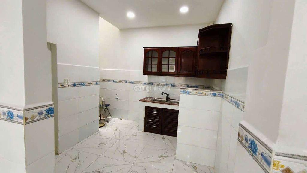 Nhà hơn 4 tê hàng hiếm P Tân Sơn Nhì 