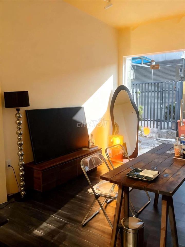 Nhà mới phong cách mid century ngay khu chợ vải Phú Thọ Hòa - Vườn Lài