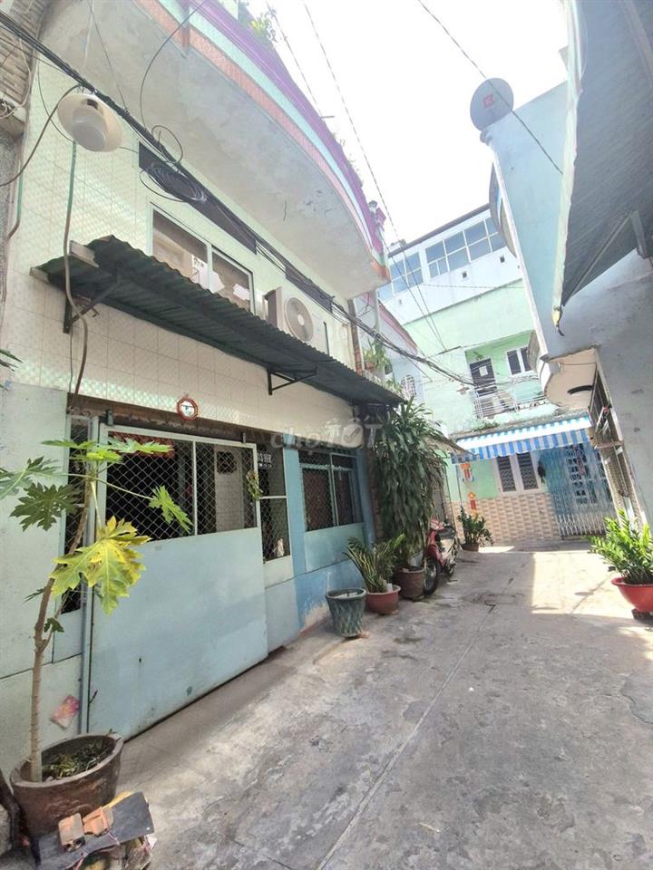 Cần Bán nhà 2 lầu  chính chủ gần Đầm sen 5 dài 10 