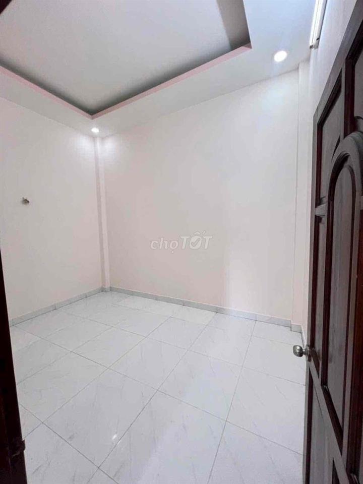 Hẻm Oto thông-Nhà đẹp ở ngay-4x8