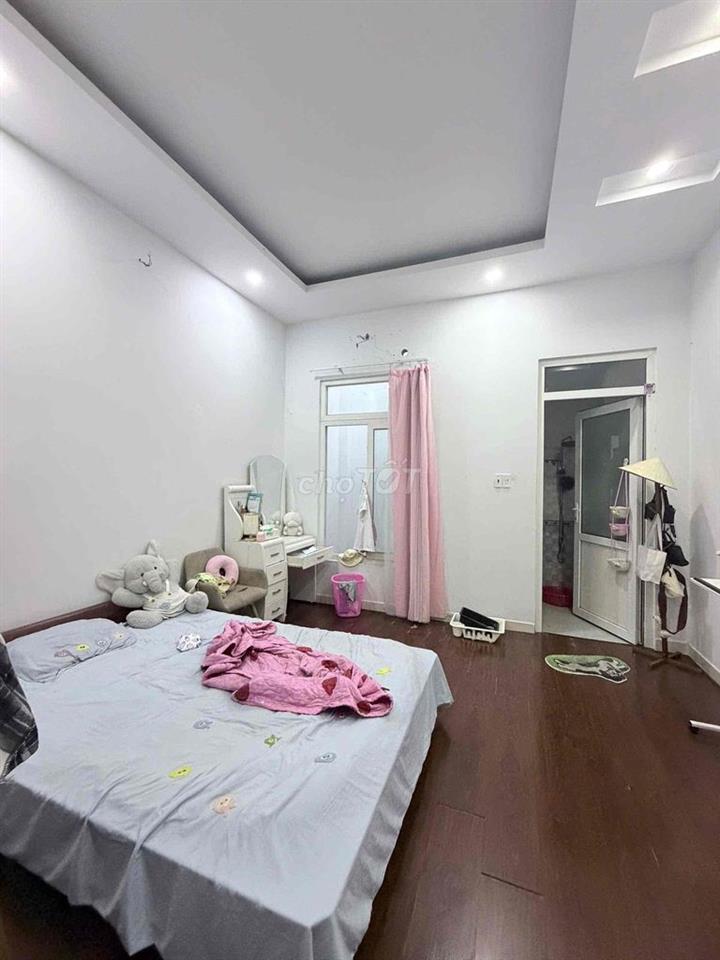 nhà đẹp đường nguyễn hữu tiến 5 tỷ 850tl,2wc,2pn ***