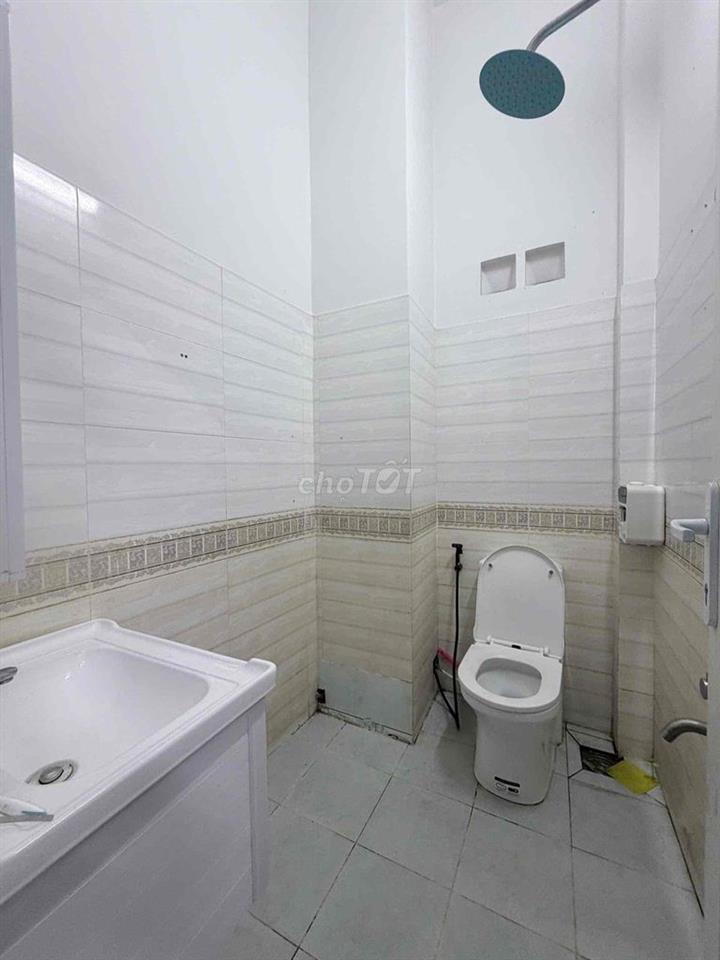 nhà đẹp đường nguyễn hữu tiến 5 tỷ 850tl,2wc,2pn ***