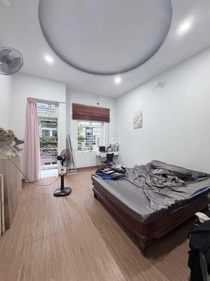 nhà đẹp đường nguyễn hữu tiến 5 tỷ 850tl,2wc,2pn ***