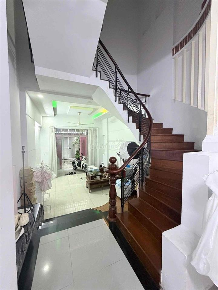 nhà đẹp đường nguyễn hữu tiến 5 tỷ 850tl,2wc,2pn ***