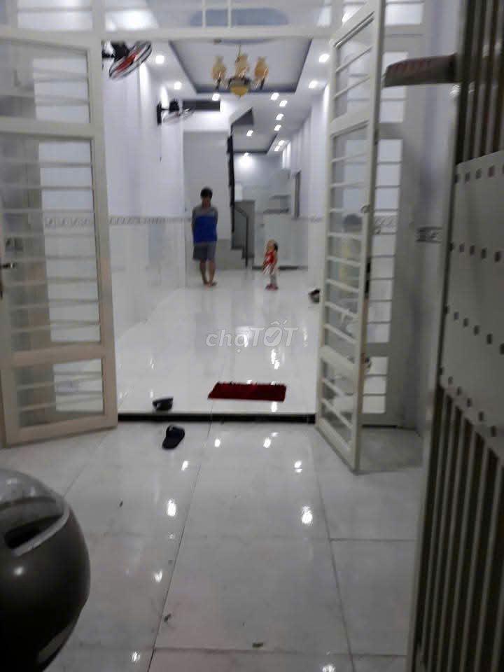 Cần Bán nhà Mặt Tiền Đường Lê Cao Lãng