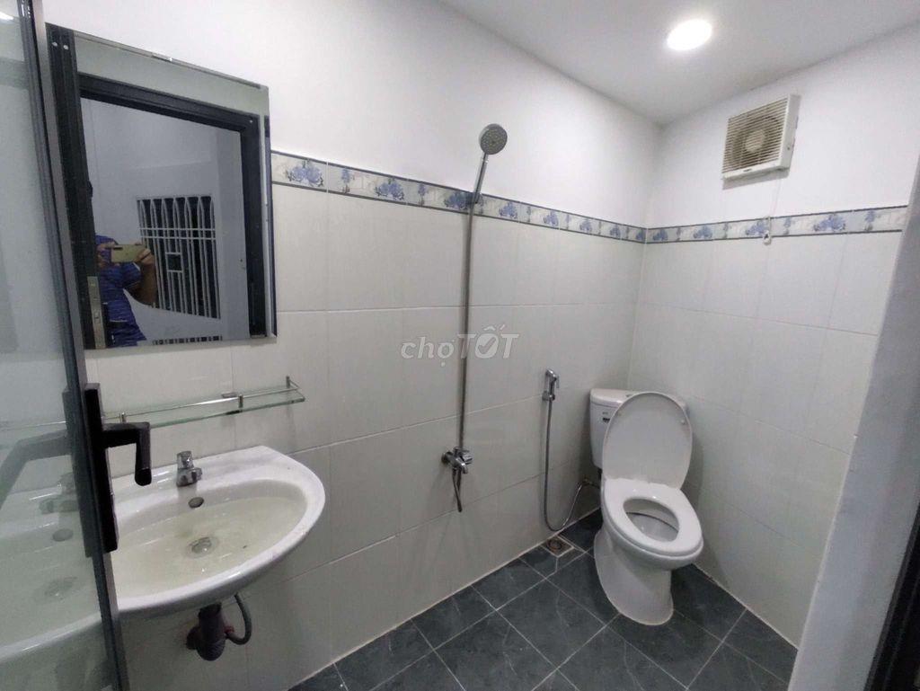 Bán nhà hẻm xe tải Âu Cơ