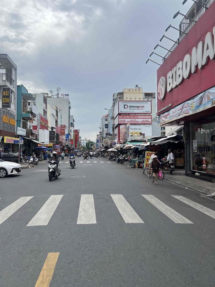 Chủ ngộp bank ,nhà MTKD ngay chợ Tân Hương -Tân Phú