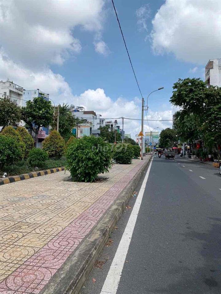 Bán nhà Mặt Tiền Hiền Vương 4.2x20m gác lửng 13 tỷ - Lyn Group