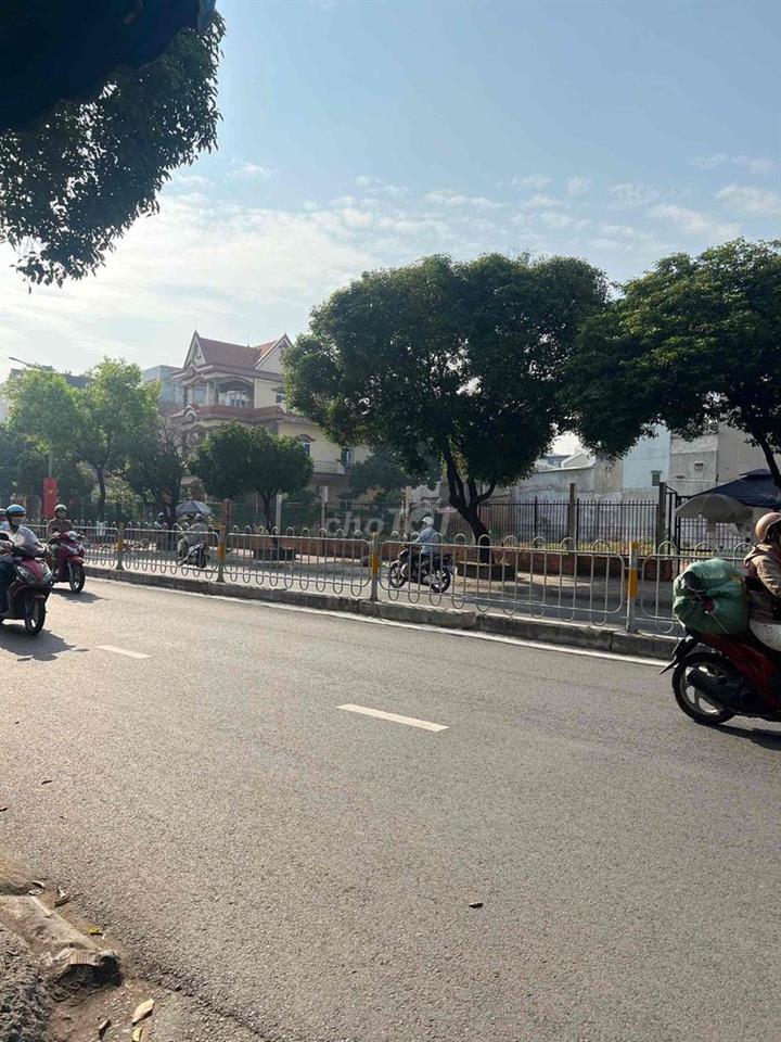 Bán nhà Mặt Tiền Nguyễn Sơn 5.2x17m 3 lầu 23 tỷ- Lyn Group