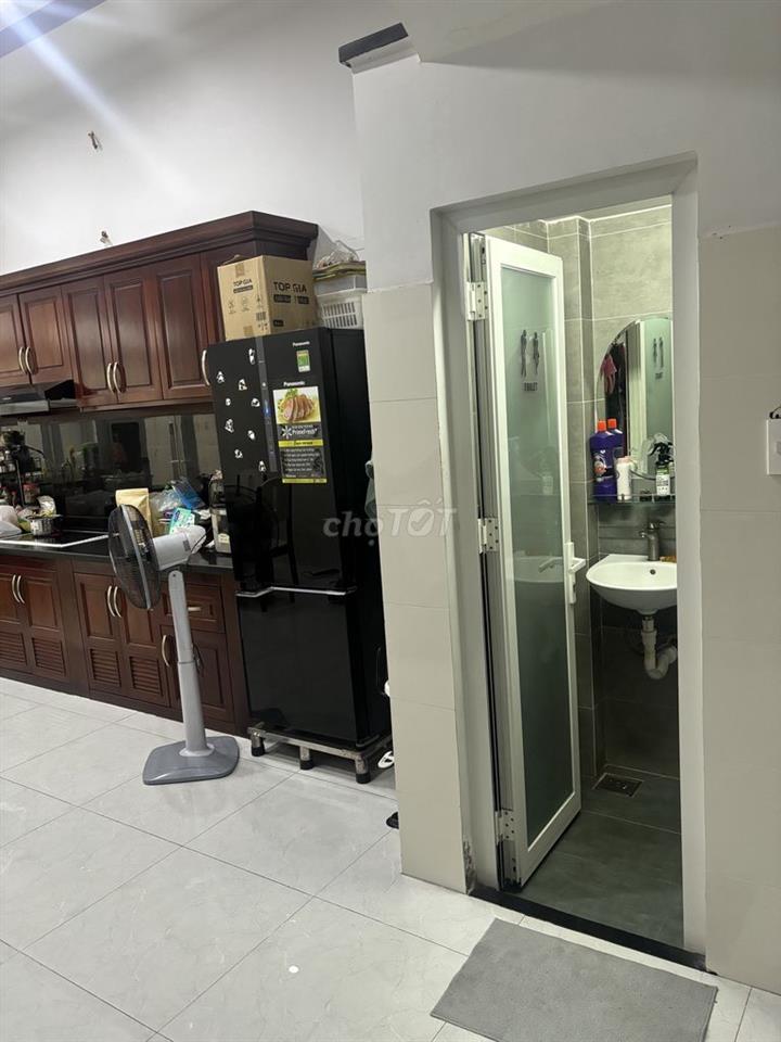 Nhà mặt tiền kinh doanh đường Phú Thọ Hoà