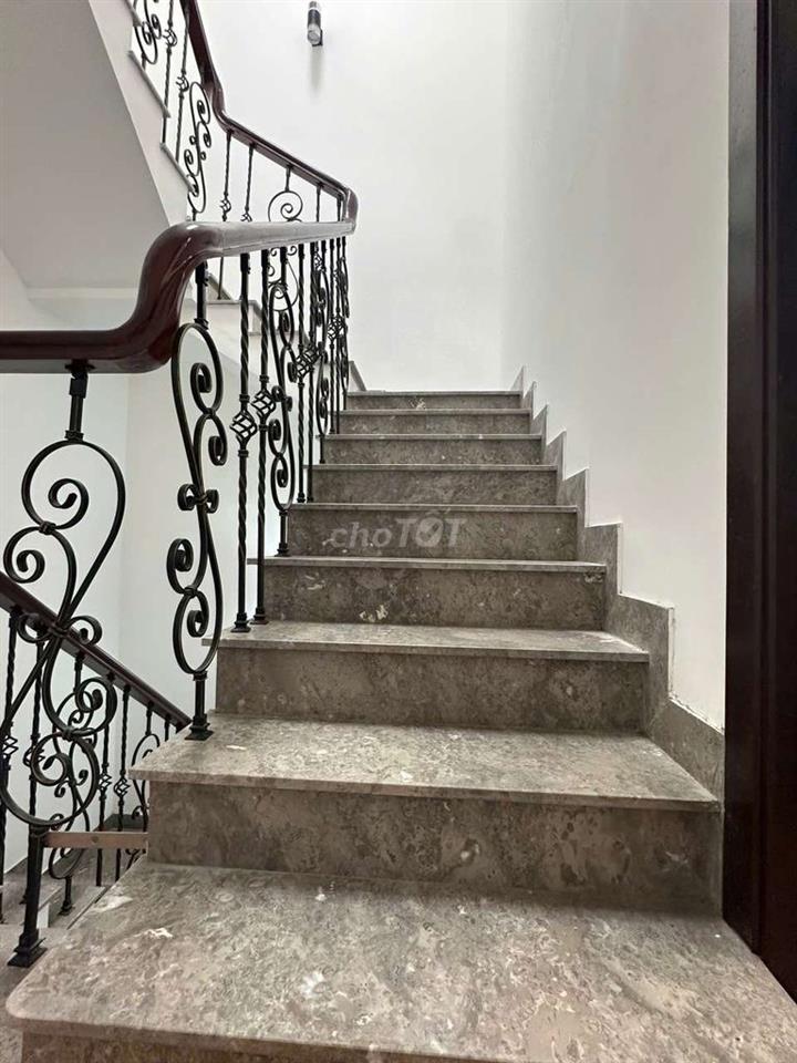 Gấp !!! Bán nhà Mặt Tiền đường Tân Quý