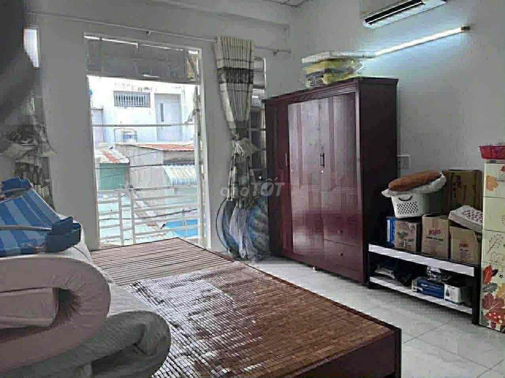 Bán nhà cách 3 căn ra duong Vuon Lài dt 52m2 nhỉnh 4 tỏi